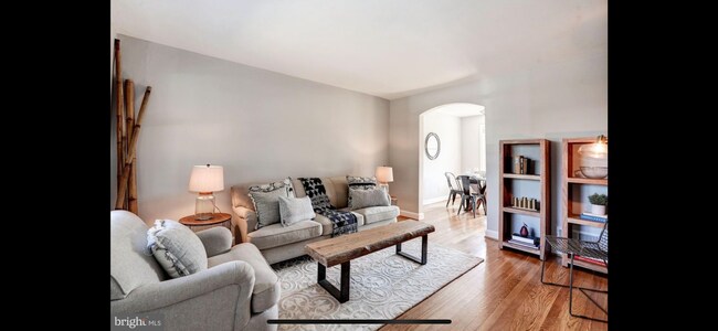 Building Photo - 353 Wesmond Dr