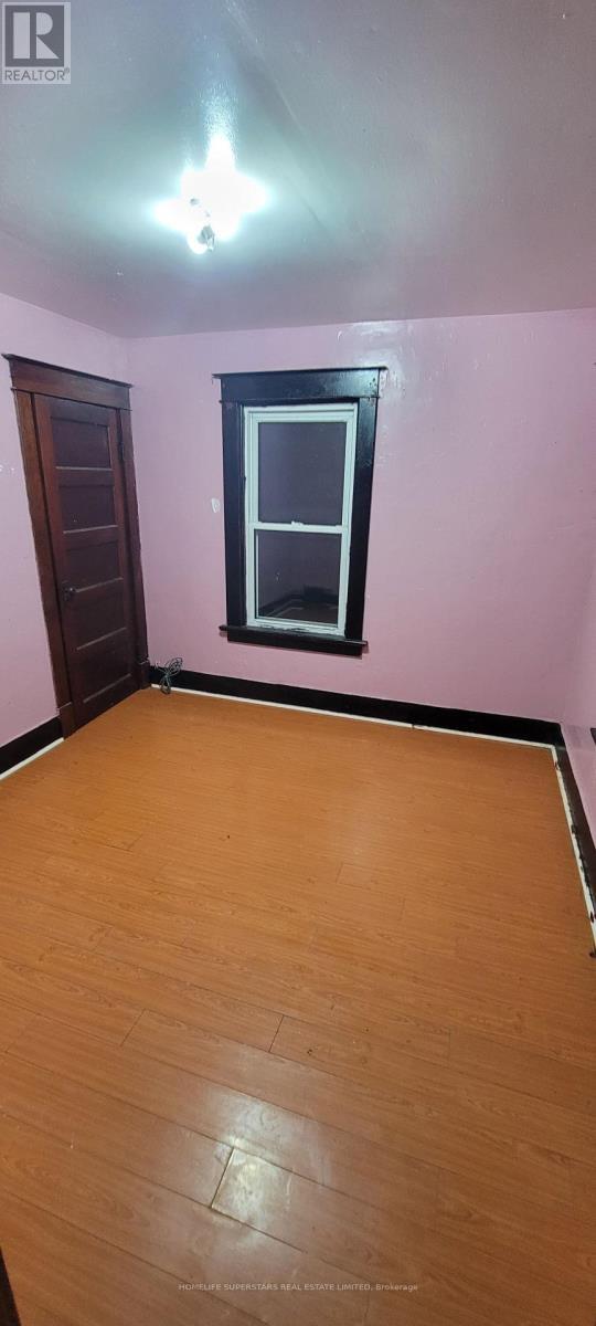 Photo du bâtiment - 433230 4 Line