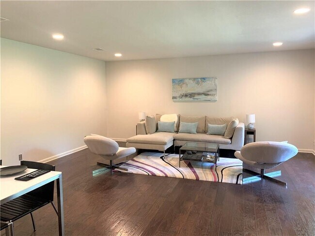 Foto del edificio - 2802 Warren St