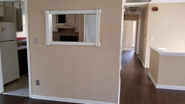 Foto del edificio - 7545 Pembrook Ct