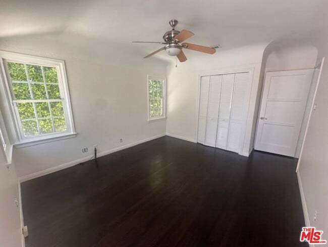 Foto del edificio - 4715 Camellia Ave