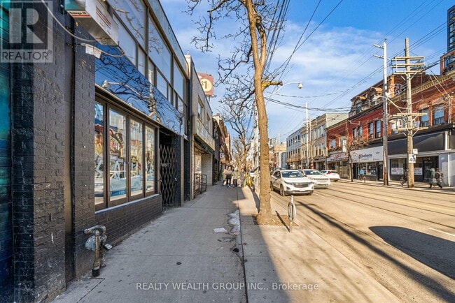 Building Photo - 566 Queen St W