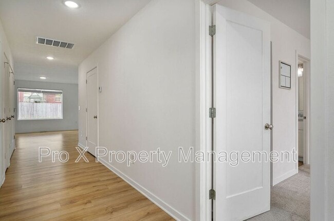 Building Photo - 473 S Michelle Ave
