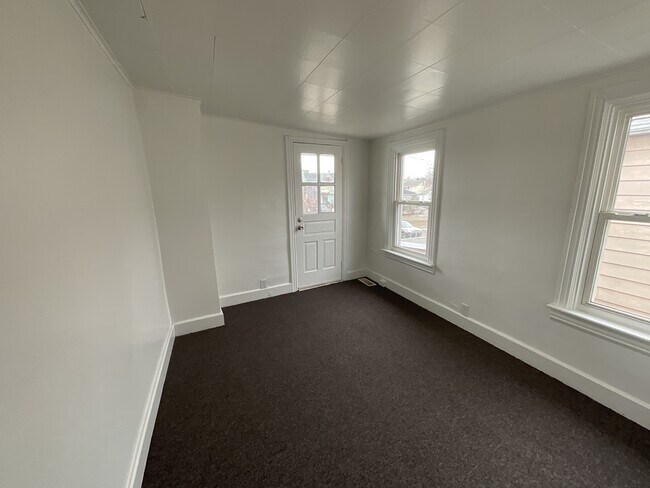 Foto del edificio - 724 Glen Pl