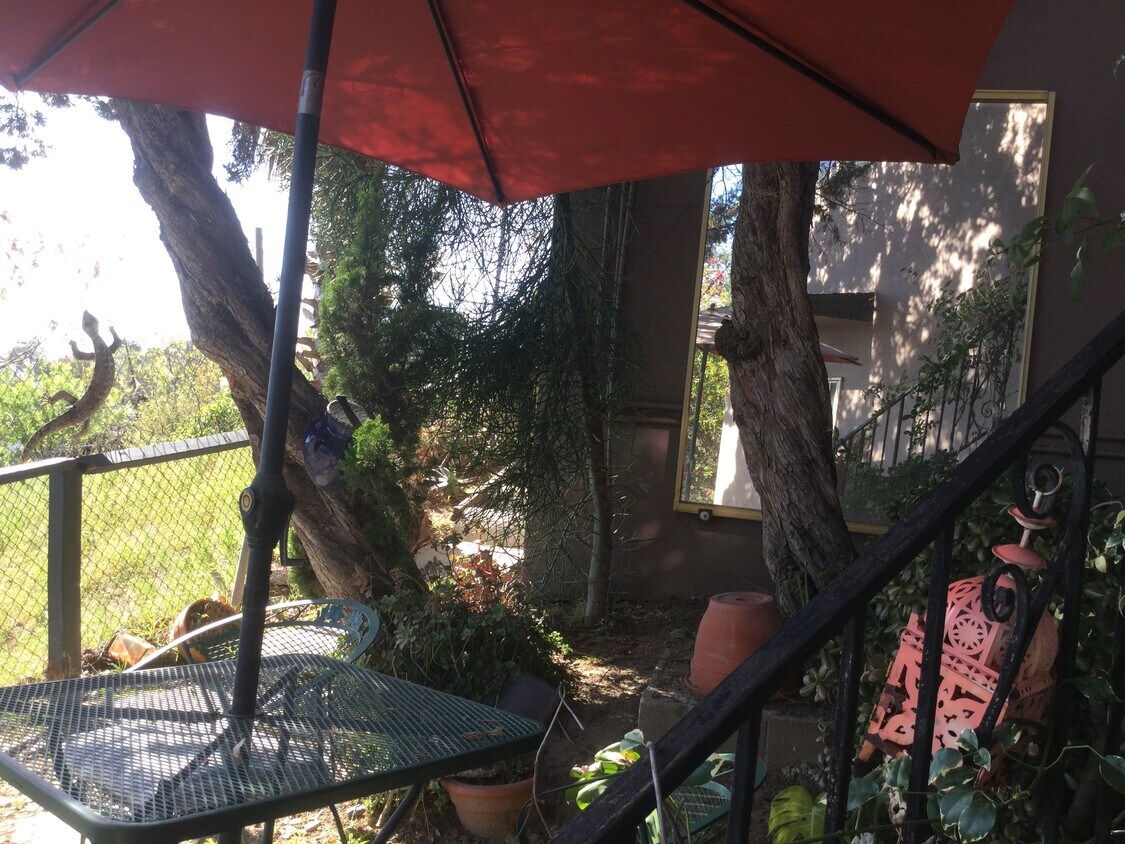 Private patio - 3720 Oak Hill Ave