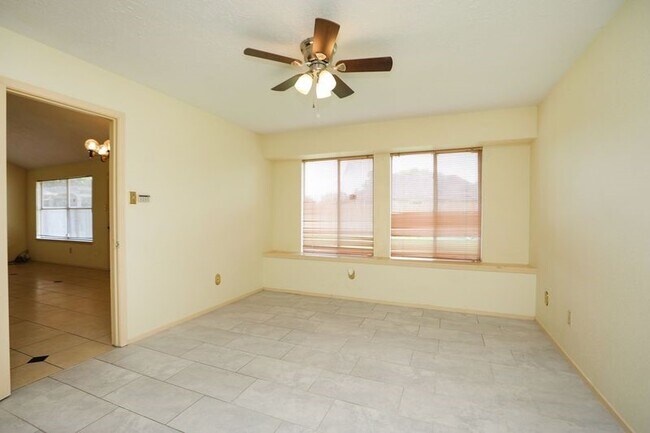 Foto del edificio - 8215 Summer Quail Dr