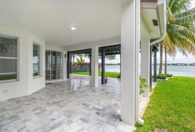 Building Photo - 17526 SW 48th St