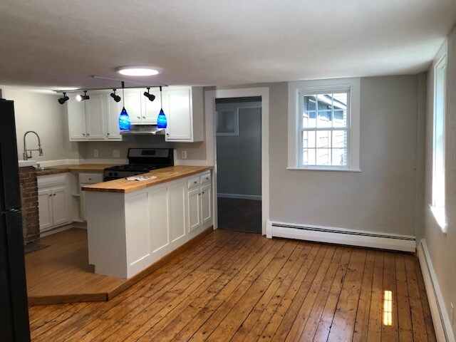 Building Photo - 10 Palfrey Ct