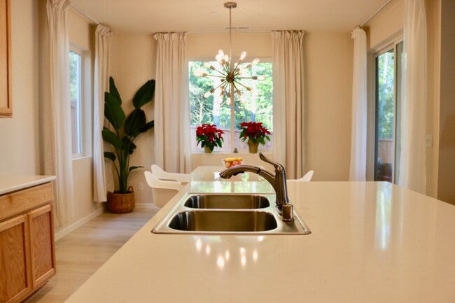 Foto del edificio - 10295 Ramble Dr NW