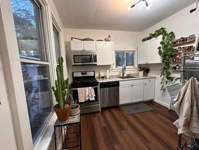 Foto del edificio - 442 Biddle Ave