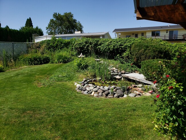 Building Photo - Beautiful Orchards 3 bedroom 1.5 bath home...