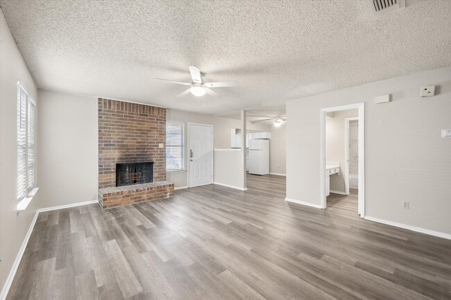 Building Photo - Arlington 2 Bedroom