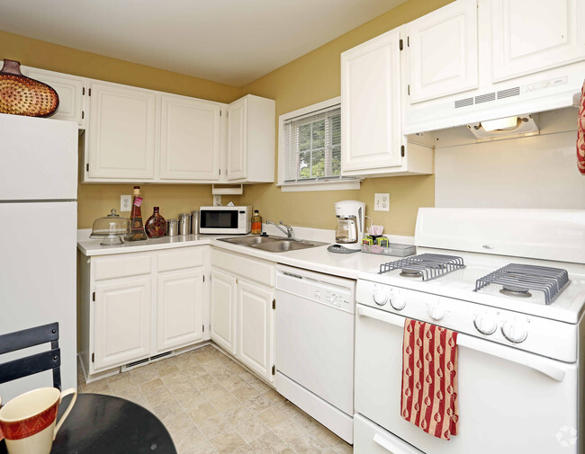 Interior Photo - Shorebrooke Townhomes