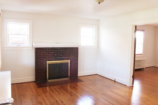 Foto del edificio - 2312 Richelieu Ave SW