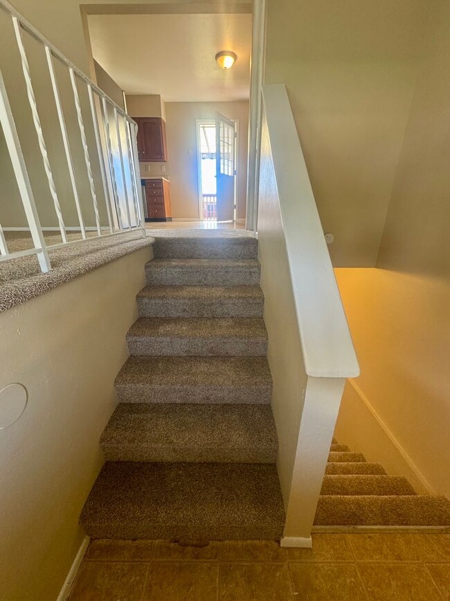 Building Photo - 4 Bedroom Split-Level in Widefield