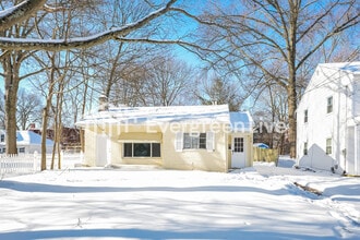 Building Photo - 314 Merriman Rd