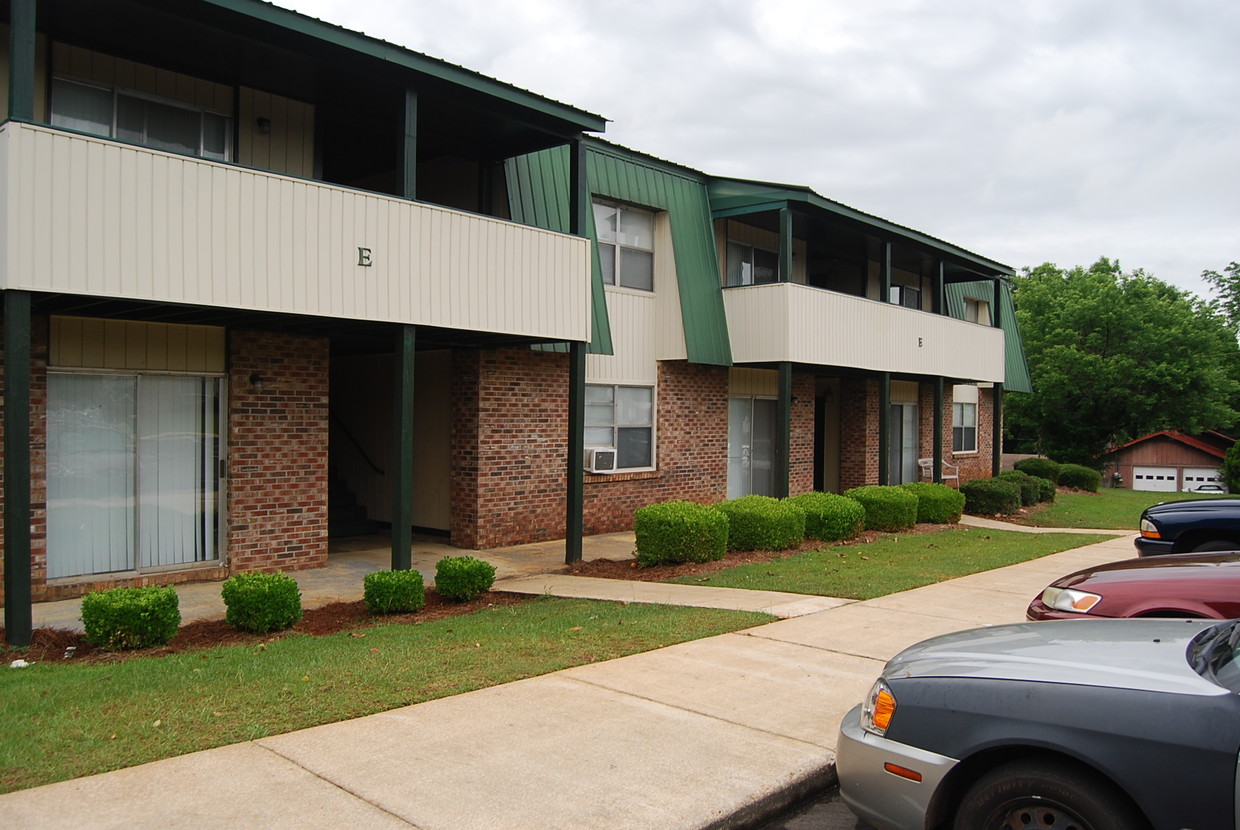 Building Photo - Brookdale Apartments