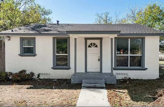 Photo - 1802 Gus Thomasson Rd House