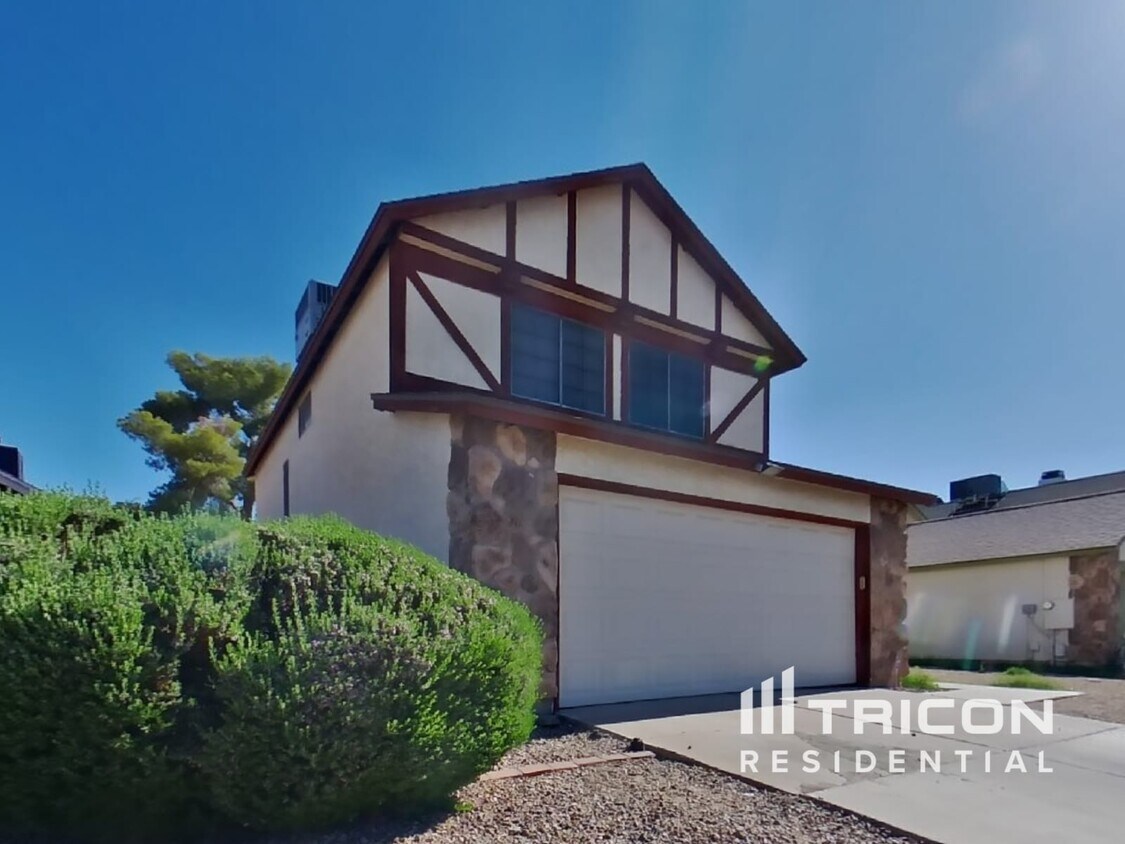 Foto principal - 6340 W Mercer Ln