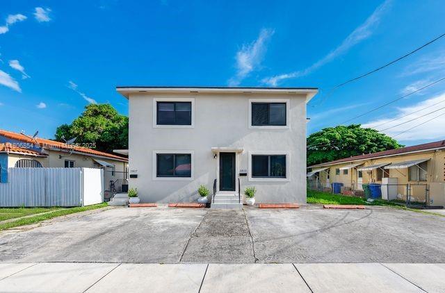 Foto principal - 2815 SW 6th St