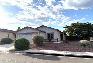 Building Photo - 1496 Stratford Pl