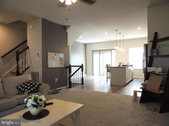 Building Photo - 309 Landing Dr