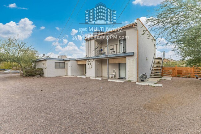 Foto del edificio - 1111 E Butler Dr