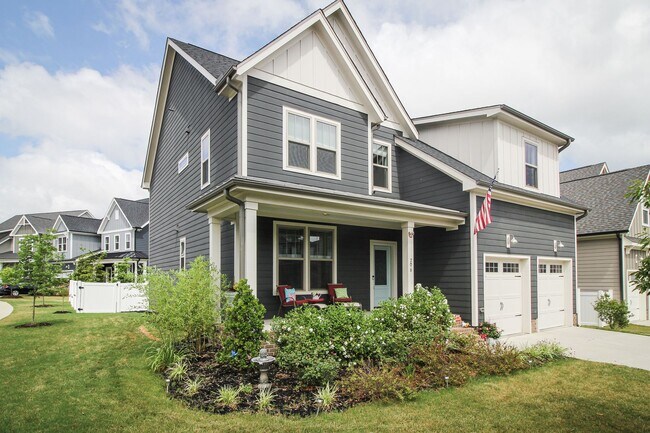 Building Photo - $500 OFF Special - Spacious 5bd/4.5 Ba hom...