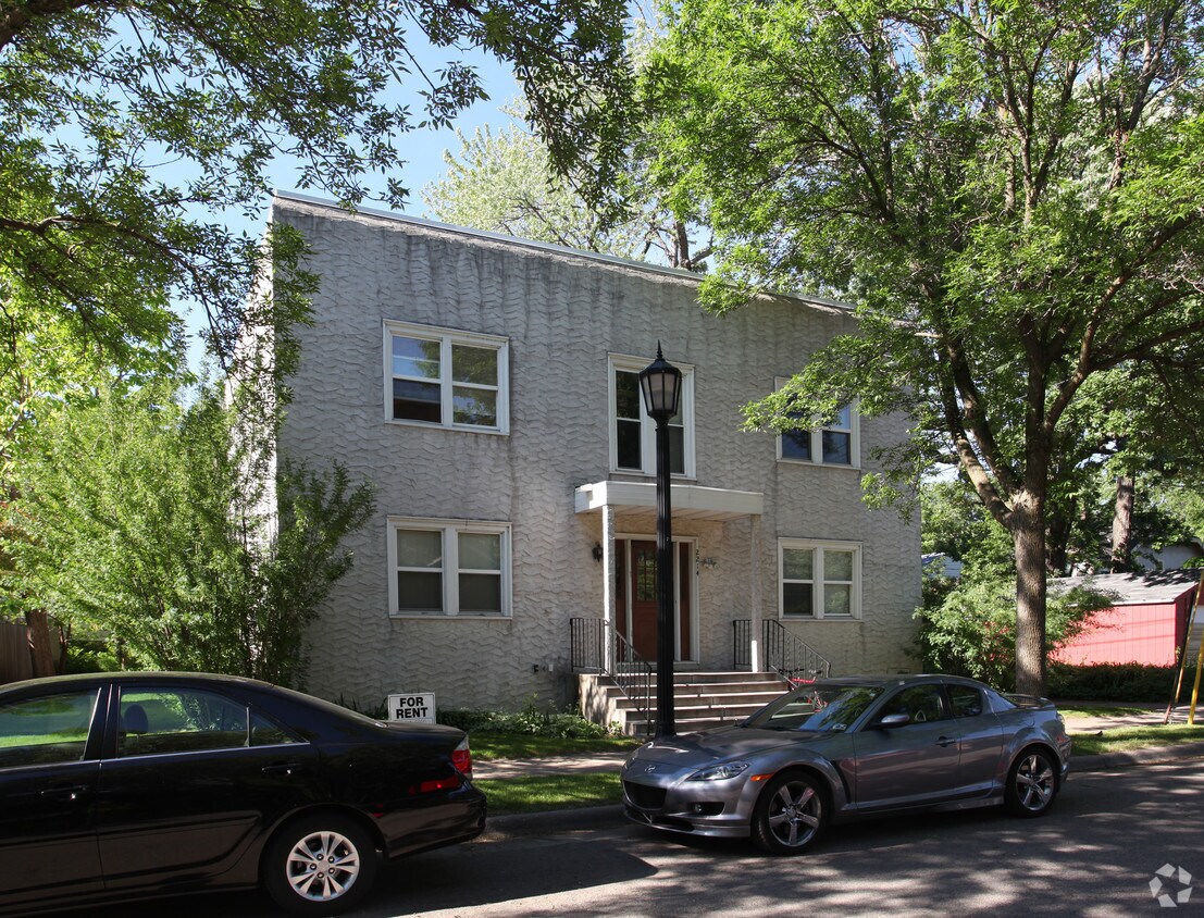 Foto del edificio - 2214-2216 Sharon Ave SE