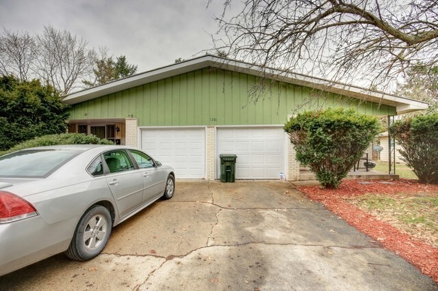 Building Photo - 1201 E Harding Dr