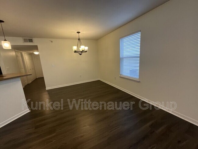 Foto del edificio - 701 Tower Grove Dr