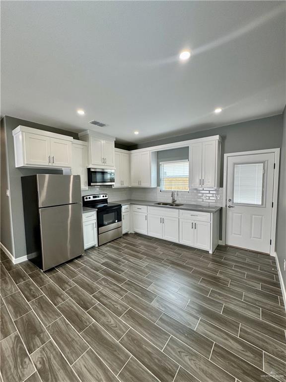 Foto del edificio - 3000 W Driftwood St