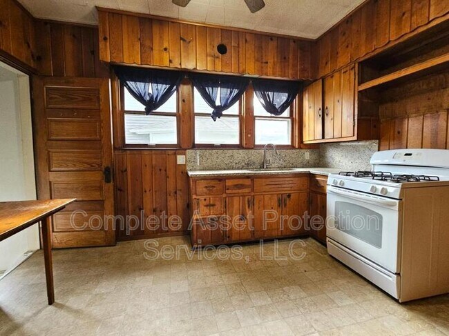 Building Photo - 606 E Jefferson Ave