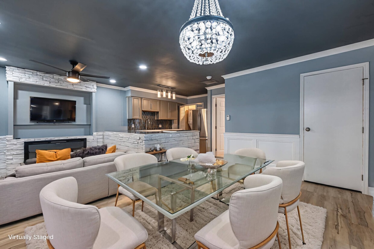 Primary Photo - 446 E Siebenthaler Ave