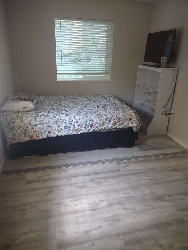 Foto principal - 1450 Elk Valley Rd