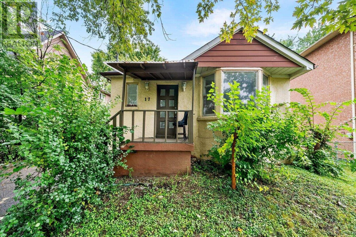 Primary Photo - 17 Pleasant Ave
