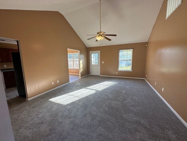 Building Photo - Home For Rent