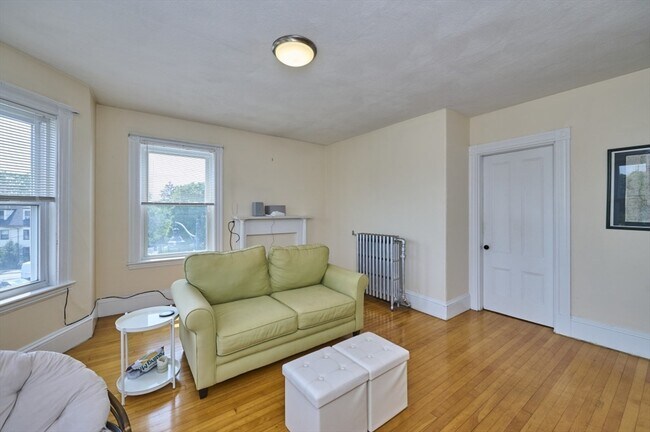 Foto del edificio - 757 Somerville Ave