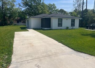 Building Photo - 2261 Florida Dr
