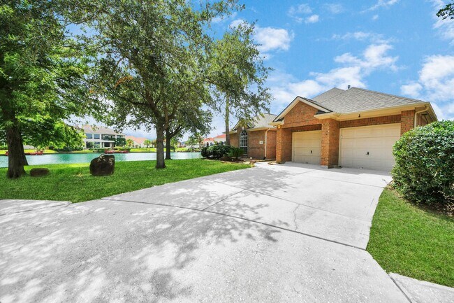 Building Photo - 12003 Sunrise Way