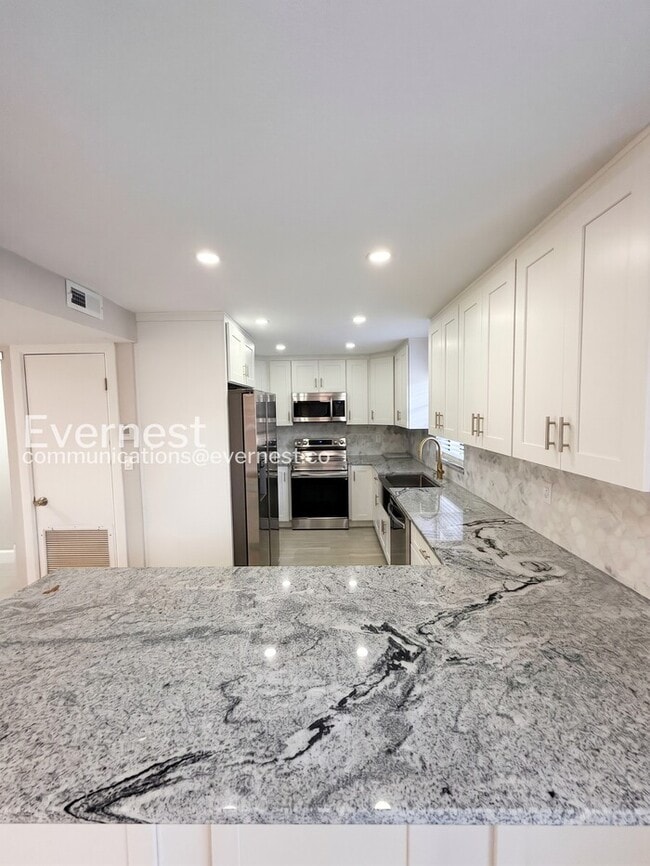 Building Photo - 13601 Frigate Ct