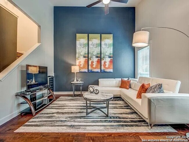 Foto del edificio - 30 Chapel Hill Cir