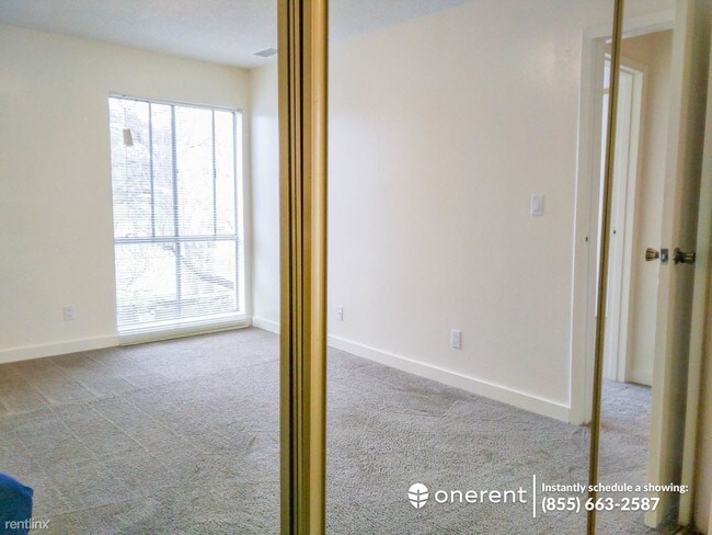 Building Photo - 1400 Creekside Dr