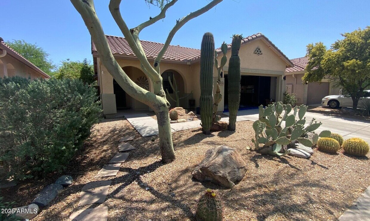 Primary Photo - 39519 N White Tail Ln