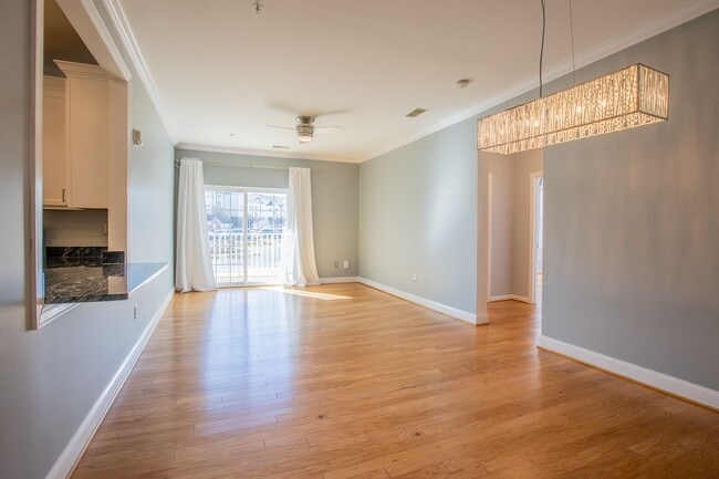 Building Photo - Beautiful 2 BR/2 BA Condo in Gambrills!