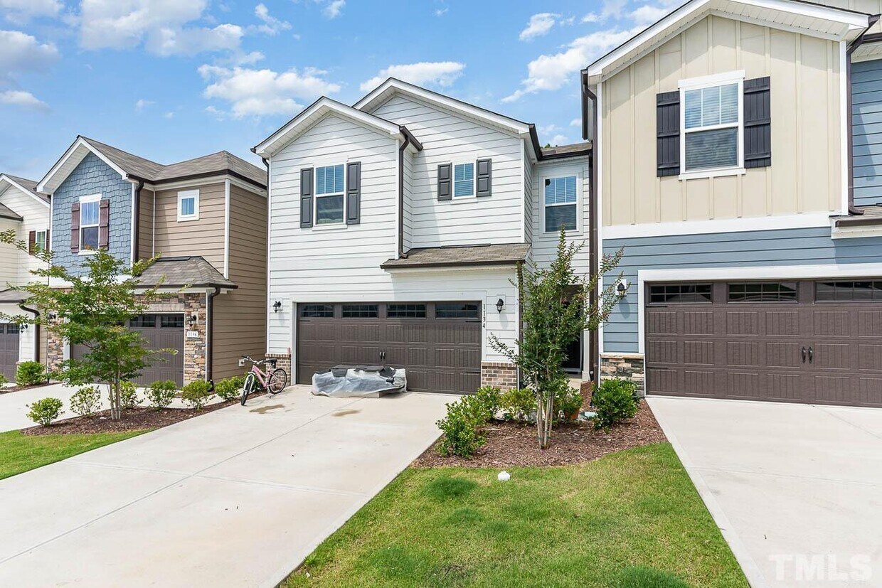 1134 Chestnut Bluff Run, Apex, NC 27502 Townhome Rentals in Apex NC