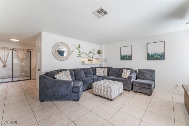 Foto del edificio - 2692 Matogroso Ln