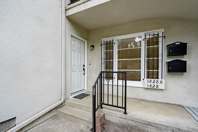 Building Photo - 1826 W Silver Lake Dr