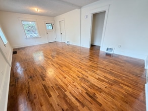 Building Photo - 840 Martin St