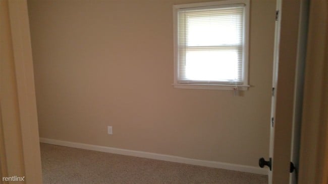 Building Photo - 1381 Holcomb Ave
